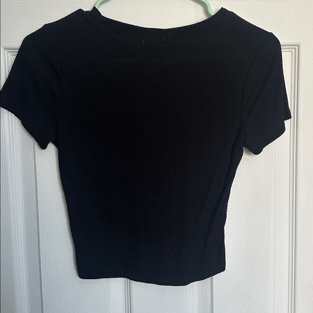 Black Cropped Ribbed Tee - Picture 3 of 3